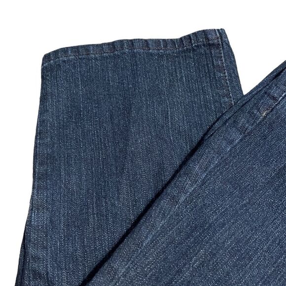 Capri Pants Woman’s Size 12 Mid Rise Dark Wash Denim Stretch Jeans Liz Claiborne - Picture 5 of 10